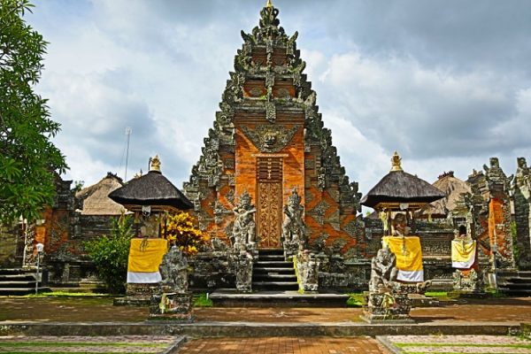 Batuan-Temple-bali-tour